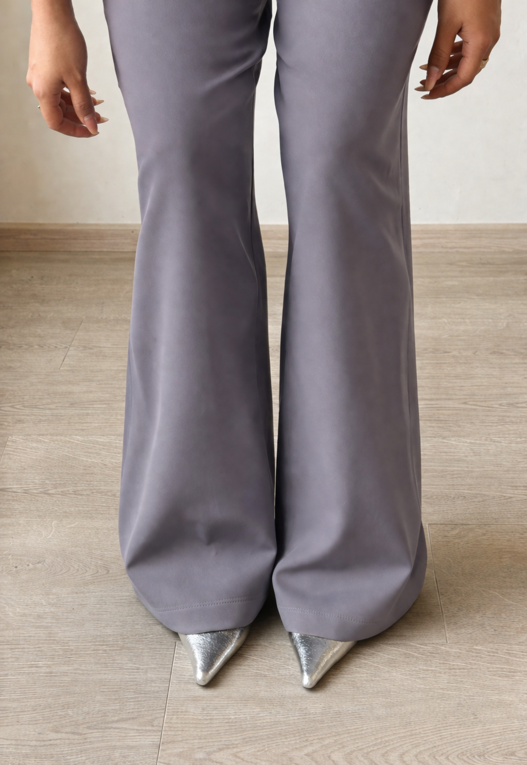 Ultimate Flow Wide Leg Pants in Grey — leg detail